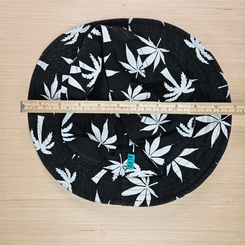 BLVD Supply Bucket Hat‎ Black White Leaf Print Cotton Unisex L/XL